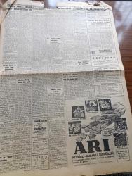 Cumhuriyet Gazetesi - 24 Aralık 1960 - Dikensiz Gül Olmaz Yazan Nadir Nadi Köşe Yazısı - Milli Birlik Komitesi'nin Kurucu Meclisle İlgili Tebliği Maksatlı Çevrelere İhtarda Bulunuldu - Börekçi Ali'nin Bu Sabah İdamı Bekleniyordu - Temsilci Seçme Faaliyeti - Yüksek Adalet Divanı Ve Soruşturma Kurulu İle İlgili Kanunun Metni - Bazı Düşükler Umumî Mahkemeye Sevkedilecek - İnkılap Şehidi Kubilay'ın Şehadetinin Yıldönümü - Şemseddin Günaltay Dünkü Celsede Celal Bayar'ı Şiddetle İtham Etti - Atatürk Heykeline Saldırının 11 Zanlısı Dün Birbirleri İle Yüzleştirildi - Moskova Patriği Aleksi Dün Geldi - 10. Köy Yazan Fakir Baykurt Yazı Dizisi - Amerika'nın En Genç Başkanı Kennedy Hayatı Macera Ve Mücadeleleri Yazan James MacGregor Yazı Dizisi - Ruh Mikropları 147'lerin Affına Dair Yazan Halide Edip Adıvar Köşe Yazısı - Irak'taki Fransız Petrol Hissesinin Millileştirilmesi İsteniyor - Dünyanın En Pahalı Tablosu Somurtan Joconde - Galatasaray Ankaragücü Maçı - Can Bartu -Galatasaray Voleybolcuları