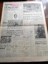 Kudret Gazetesi - 11 Aralık 1960 - Kurucu Meclis Tasarısı Dün Kabul Edildi - Mecliste Partilerin 74 Temsilcisi Bulunacak - Bakanlar Tabii Üye Olarak Meclise Katılacaklar - Milli Birlik Komitesi De 18 Üye Seçecek - Güllüşah Ve Aşık İhsanı Burdur'da Tecavüze Uğradılar - Yüksel Adalet Divanı Başkanı Salim Başol Dün Ankara'ya Geldi - Ankara Barosunun Mutad Yıllık Kongresi Dün Yapıldı - İpar Davasına Devam Olundu - Dil Gümrüğü Kurulmalıdır - Gelin Kaya Yazan Muazzez Aruoba Yazı Dizisi - Aydınlığa Doğru Yazan Muazzez Aruoba - Küba'da Komünist Aleyhtarı Gösteri - Gizli Aşk Resimli Aşk Romanı - Ölümünün Yıldönümü Münasebetiyle Mevlana'nın Oğluna Büyük Vasiyeti Yazan Neriman Hikmet Yazı Dizisi - İsrail'in Su Davası Nasıl Halledildi - Türk Film Sanayiinin Şaheseri Ayşecik Şeytan Çekici Yazan Şahap Gençsoy - Zeynep Değirmencioğlu - Fenerbahçe PTT'ye Karşı Maçı Zor Aldı - Galatasaray Olimpiyakos Karşılaşıyor - Juliet Rimet Dünya Kupası Eleme Maçları Sofyada