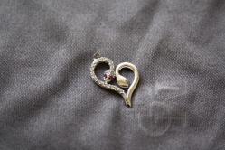 LOT.4 » GÜMÜŞ  KOLYE UCU   %100 ORJİNAL GÜMÜŞ  DETAYLAR RESIMLERDE (DELİKLİ RAF YUVARLAK KUTU