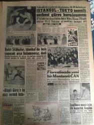 YENİ SABAH GAZETESİ 13 ARALIK 1961 YIL :24 SAYI :8173---AP ve YTP grupları af için acele ediyorlar ---NATO toplantısı Sarper in nutku ile bugün açılacak --Protestolu 160.000 tacir af ediliyor ---Doğuya jandarma sevk olunuyor --Kiliseyi soyan Rum yakalandı ---Menderes in oğlu YTP den istifa etmemiş --Tekel Fiyat İndirimi Şarapçıları Kızdırdı ---Belediye Kasım Ayında 68 Esnafı Cezalandırdı ---Radyo Programları --B.Milletler İflas Yolunda ---İstanbul -Tokyo temsili serbest güreş karşılaşması --Bekir Silahçılar ,İstanbul da tesis yapacak arsa bulamıyoruz dedi --Fiorentina da yeni bir Montuori :Can ---Altaylı Gürüz e bu maçı vermek hata ---İngiltere maçı için ilk hazırlık bugün --İnönü ,Köy Enstitülerini Tekrar Kuruyor ---Ruslar NATO Generalini İstiyorlar --Adana da cezası biten ilk mahkum --Sten tabanca çalan bir er firar etti --İnönü Batıdan Ayrılmaz ---Tahsille göre askerliğin inmesi istendi --