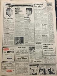 YENİ SABAH GAZETESİ 9 ARALIK 1961 YIL :24 SAYI :8169--Kabine memur maaşlarını bir sene tehir için karar verdi ---Paris e gidecek Türk heyetleri dün belli oldu ---İzmir de ki DP ye müsaade edilmedi --Yüce Divanın hukuki olup olmadığı münakaşa edildi --Elleri stenli haydutlar Tatvan da dehşet saçıyor ---Atina nın iddiası Balkan Paktı ölmüş ---Düzce davasına hakimler bakmadı ---Alp Reel den ümit yok ---Eh çalışsak artık :Siyavuşgil --Belediye aracılara iş verilmemesini istiyor --Radyo Programları ---Katanga da kan akıyor --Kral Hüseyin tedavi için Londra da --Sinema :Hindistan Hudutlarında --Baby ,Ira nın çocuklarını kurtarmaya çalışıyor ---Kabine memur maaşlarını bir sene tehir için karar verdi --İzmir de ki DP ye müsaade edilmedi --Kutik sordu :Galatasaray ın Beşiktaş tan üstün nesi var ?--Günün maçı İzmir de Karşıyaka -Altınordu ---Fenerbahçe bu akşam dönüyor ---Japon güreş takımı pazartesi şehrimizde ---Kızını kurtardı kendisi öldü --
