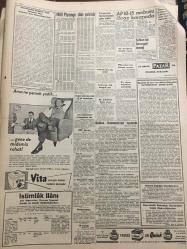 YENİ SABAH GAZETESİ 8 ARALIK 1961 YIL :24 SAYI :8168--Kabine-kumandanlar toplandı --AP 10-15 Mebusu İhraç Kararında --CHP Grubu memur zammını görüşecek --60.gününde Ayla olayı meclise aksetti --Madanoğlu ve Başgil in istifaları mesele oldu --Siirt de on beş haydut bir karakolu bastı --Denize uçan taksiden iki ceset çıkarıldı --Radyoda telif hakları :Siyavuşgil --Belediye Fen İşleri Müdürü Takdir Edildi---Radyo Programları ---Trabzonlular Teknik Üniversite İstiyorlar ---Tiyatro :Yazmalı mı ?---Galatasaray ve Beşiktaş Pazarı Bekliyor ---10 kulüp ittifakı tehlikeye girdi --Fenerbahçeli oyuncular 500 er lira prim alıyor ---Basketbolcular dün kampa girdi ---Floransa da günün adamı :Can --2 Demokrat Parti birden kuruluverdi --Safkan bir Demogoji örneği ---Genel Kurmay da Nato için izahat verildi --Dinar da üç ev 2 dükkan yandı --