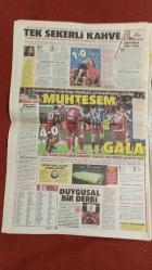 Hürriyet Gazete 30 Ocak 2017 Serenay Sarıkaya,Abidin Ünal,Kardak Pozu,Levent Kerim Uça,Bülent Bostanoğlu,Hulusi Akar,Veysel Kösele,Zeki Çolak,Roger Federer,Donald Trump,Altan Erkekli,Mehmet Müezzinoğlu,Simon Kjaer,Jeremain Lens,Okay Yokuşlu,Wesley Sneijder,Demba Ba,Nejat İşler,İpek Açar,Yılmaz Gruda,Ziynet Sali,Mazhar Alanson,Fuat Güner,Özkan Uğur,İstihdam Seferberliği Afişi,Akbank - ETS Tur - Okan Üniversitesi Reklamı