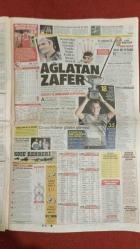 Hürriyet Gazete 30 Ocak 2017 Serenay Sarıkaya,Abidin Ünal,Kardak Pozu,Levent Kerim Uça,Bülent Bostanoğlu,Hulusi Akar,Veysel Kösele,Zeki Çolak,Roger Federer,Donald Trump,Altan Erkekli,Mehmet Müezzinoğlu,Simon Kjaer,Jeremain Lens,Okay Yokuşlu,Wesley Sneijder,Demba Ba,Nejat İşler,İpek Açar,Yılmaz Gruda,Ziynet Sali,Mazhar Alanson,Fuat Güner,Özkan Uğur,İstihdam Seferberliği Afişi,Akbank - ETS Tur - Okan Üniversitesi Reklamı