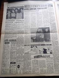 Havadis Gazetesi - 14 Aralık 1960 - Topkapı Davasında Dün 14 Şahit Dinlendi - Bir Avukat Şahit Zeki Şahin'in 12 Şerir Adamı İle İsmet İnönü'yü Öldürmek İstediklerini İddia Etti - Öncü Ve Yenigün Gazeteleri Kapatıldı - Cezayirde Son 48 Saatte Bin Kişi Öldürülmüş - Üniversiteliler Ankara'da Cezayir İçin Yürüyüş Yaptılar - Edebiyat Fakültesine 500 Öğrenci Daha Alınacak - Amerika NATO'ya Polaris Veriyor - Temel Reis Çizen Ralph Stein - Deliler Gülüyor Yazan Süleyman Tekil Yazı Dizisi - Özel Çocuk Kreşleri Yazan Doktor Aziz Yergök Köşe Yazısı - Affetmeyen Kadın Yazan Jean P. Mouerau Yazı Dizisi - İstanbul Ankara Radyosu Programı - İstanbul Belediyesi Şehir Tiyatrosu Programı - Gazetelerden Başlıklar - Barbara Davası Karara Kaldı - Can Bartu Bu Hafta Oynamayacak - Fenerbahçe Ve Galatasaray Dün Antrenman Yaptı - Antrenör Rebi Erkal Kasımpaşa'dan Ayrıldı - İstanbul Boks Şampiyonası Bugün Yapılıyor - Basketbol Lig Karşılaşmalarına Ara Verildi