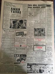 YENİ SABAH GAZETESİ 5 ARALIK 1961 YIL :24 SAYI :8165--Manisa da Ayla nın benzeri bir kız bulundu --İnönü ,Bir -iki seneden fazlada gözüm yok dedi ---Ayla nın kaybı hükümet işi oldu --Adalet Bakanı idam cezasına aleyhtar --Nihat Erim insan hakları ile ilgili bir teklif  yaptı --Av tüfekleri iade edilecek ---Ulubatlının burcu gizli otel olmuş ---Adam öldürmeğe gelen iki kiralık katil ele geçirildi ---Trafik kazaları :5 kişi öldü ,5 te yaralı var ---İnönü nün dünkü kabulleri ---Huzur Faslı :Siyavuşgil --Şehrimizde 900 bin çeki odun satıldı --Tiyatrolar ,Radyo Programları --Ruslar nükleer denemelere devam edeceklerini açıkladı ---İran da asker kaçakçılığı --Ekmek 5 kuruş ucuzlatılıyor ---Başkanların ne giyeceği halledilemedi --Taş atıp göz çıkaran çocuk mahkum oldu ---Yarın gece :Fenerbahçe-Fiorentina --İkinci büyük maç :Galatasaray -Beşiktaş ---Akbaş güreşe veda ediyor .Atlı da cezalı --Feyzioğlu otomobille binmiyor ---