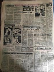 YENİ SABAH GAZETESİ 20 ARALIK 1963 YIL :26 SAYI :8898-- YTP nin arzusu ile İnönü ,CKMP ye teklif yaptı --Örfi İdare Dün 2 Ay Uzatıldı --Aydemir in af isteği reddedildi --Şiddetli yağmur can ve mal kaybına sebep oldu ---İki aile bir günde  iki defa mahkemelik oldu ---Toto talihlisi dün yargılandı ---Burton ile Liz Açıkladılar :Evleniyoruz ---Megalomani :Siyavuşgil --Korkunç Yenge nin fahişelik ve dansı yasak eden Ahlak kanunu kaldırıldı ---Milano da cenaze sınıfları kalkıyor --Vietnam da Komünist çeteciler silahlarını evlerinde yapıyorlar --Amerika da yeni bir buluş :Strip-Tease filmleri ---Apak a göre ,Hakem davası dünya da bile  halledilmemiş ---Ruslar ,yuvarlak mindere itiraz etti --Beşiktaş ,bugün İzmir e gidiyor --Galatasaray kongre havasına girdi --Can Bartu ,dün yapılan hazırlık maçının ikinci yarısında oyunu terk etti --2. Devre fikstüründe ilk hafta müsabakaları --Liston a meydan okuyan Clay askere alınıyor ---CKMP kararını bugün verecek --Bütçe ancak maaşlara yetecek --