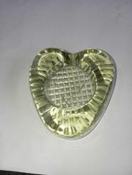 Eskilerden kap formunda cam küllük