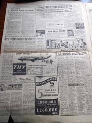 Hürriyet Gazetesi - 1 Mart 1960 - Meclis Adnan Menderes'in Sert Nutku İle 4 Nisana Kadar Tatile Girdi - Üsküdar Vapuru Kazası Kurbanları Bugün Anılıyor - Batı Trakya'da 15 Türk Hristiyan Yapıldı - CHP Van Mebusu Tevfik Doğuışıker 3 Van Mebusu Aleyhine Alacak Davası Açtı - Son 15 Gün Meclis 143 Saat Süren Yorucu Ve Kavgalı Bir Çalışma Yaptı - Liseler Şampiyonası Kanlı Kavga İle Bitti - Dolmabahçe Stadında Yapılan Son Maçta Kabataş Lisesi Kazanamayınca Taraftarları Hücuma Geçtiler - Beni Bırakma Aşk Romanı Yazan Harold Robbins Yazı Dizisi - Dedektif Nik'in Maceraları Çizgi Roman - Büyük Sanatkar Arif Sami Toker - Spor Toto'yu Ne Şekilde Nasıl Oynayacaksınız - Ordu Takımı Kahire'de - Federasyonu Kupası Basket Şampiyonası - Boksör Archie Moore'a Rakip Aranıyor - Galatasaray Adalet Maçı - Can Bartu - Fatoş Çizgi Roman - Güngörmüşler Çizgi Roman - Gökler Hakimi Gordon Çizgi Roman - Nilüfer Çizgi Roman - Fenerbahçeli Muhaliflerin İdare Heyeti Listesi Tesbit Edildi - Fikret Kırcan