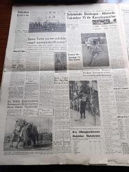 Hürriyet Gazetesi - 1 Mart 1960 - Meclis Adnan Menderes'in Sert Nutku İle 4 Nisana Kadar Tatile Girdi - Üsküdar Vapuru Kazası Kurbanları Bugün Anılıyor - Batı Trakya'da 15 Türk Hristiyan Yapıldı - CHP Van Mebusu Tevfik Doğuışıker 3 Van Mebusu Aleyhine Alacak Davası Açtı - Son 15 Gün Meclis 143 Saat Süren Yorucu Ve Kavgalı Bir Çalışma Yaptı - Liseler Şampiyonası Kanlı Kavga İle Bitti - Dolmabahçe Stadında Yapılan Son Maçta Kabataş Lisesi Kazanamayınca Taraftarları Hücuma Geçtiler - Beni Bırakma Aşk Romanı Yazan Harold Robbins Yazı Dizisi - Dedektif Nik'in Maceraları Çizgi Roman - Büyük Sanatkar Arif Sami Toker - Spor Toto'yu Ne Şekilde Nasıl Oynayacaksınız - Ordu Takımı Kahire'de - Federasyonu Kupası Basket Şampiyonası - Boksör Archie Moore'a Rakip Aranıyor - Galatasaray Adalet Maçı - Can Bartu - Fatoş Çizgi Roman - Güngörmüşler Çizgi Roman - Gökler Hakimi Gordon Çizgi Roman - Nilüfer Çizgi Roman - Fenerbahçeli Muhaliflerin İdare Heyeti Listesi Tesbit Edildi - Fikret Kırcan