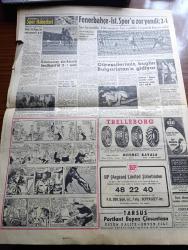 Hürriyet Gazetesi - 17 Mart 1960 - İstanbul Ankara Arası Kara Yolculuğu Bir Saat Kısaltılıyor - İstanbul'un Tanınmış Güzellerinden Ayfer Tatari'yi Gece Saat 5 te Aşığı Hastanelik Etti - Morrison Hafif Bir Ceza İle Kurtuldu - CHP Genel Merkezinde Seçim Nöbeti Başladı - Troçki'nin Katili Nerede Oturacak - Dedektif Nik'in Maceraları Çizgi Roman - Eminzade Zeytinyağı - Kalp Aldanmaz Aşk Ve Macera Romanı Çizen Faruk Geç - Poker Play Traş Bıçağı - Mısır Müzesinden 25 Bin Parça Eser Nasıl Çalındı - ÇBS Boya - Fenerbahçe İstanbulspor'u Zor Yendi - Güreşçilerimiz Bugün Bulgaristan'a Gidiyor - Galatasaray Dün Kıbrıs'ta Gençlikgücü'nü 15 1 Yendi - Vefa İle Kasımpaşa Yenişemedi - Fatoş Çizgi Roman - Güngörmüşler Çizgi Roman - Gökler Hakimi Gordon Çizgi Roman - Nilüfer Çizgi Roman - Türkiye İtalya Amatör Milli Takımları Maçı Tehir Edildi - Beşiktaş Pazar Günü Taksim İle Hususi Maç Yapacak