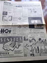 Hürriyet Gazetesi - 24 Mart 1960 - Boğaz Ağzında Dün Bir Şarap Tankeri Battı 13 Denizci Kayıp - Fas Bandıralı Gemiye Roket Atıldı Fakat Personel Kurtarılamadı - Çamur Yağışı Dün Sabaha Kadar Sürdü - Güney Afrika'da Siyahlar Dün İşbaşı Yapmadı - Rauf Denktaş Lefkoşa'dan Uçakla Ankara'ya Geldi - Saidi Nursi Öldü - İslahiyede Kalp Krizi Geçiren Saidi Nursi Urfa'da Bir Otelde Öldü - Kruşçef Paris'te 12 Bin Polis Birden Kızıl Lideri Koruyor - Beni Bırakma Aşk Romanı Yazan Harold Robbins Yazı Dizisi - Dedektif Nik'in Maceraları Çizgi Roman - Kalp Aldanmaz Aşk Ve Macera Romanı Çizen Faruk Geç - Amerikalıların Güneşe Gönderdiği Öncü V Dünya İle Sohbete Başladı - Allah Çocukları Unuttu Yazan Oya Baydar Yazı Dizisi - Adnan Şenses Fakir Şarkıcı Filminde - Türkiye Basketbol Şampiyonası Dün Başladı - Galatasaray Darüşşafaka Maçı Kavgalı Oldu -  Feriköy Vefa'ya Dün Şans Tanımadı - Gündüz Kılıç Feriköy'den Ayrılıyor Mu - Fatoş Çizgi Roman - Güngörmüşler Çizgi Roman - Gökler Hakimi Gordon Çizgi Roman