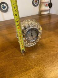 Avrupa kurmalı masa saati