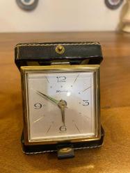 Avrupa kurmalı masa saati