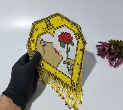 Cezaevi İşi Cam Boncuk Duvar Dekoru - Kadın Desenli Boncuklu - Duvar Dekoru