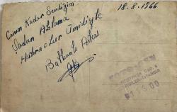 Otururken çocuklarıyla poz veren bir aile   fotoğrafı. Canım kadar sevdiğim şadan ablama hatıra olur ümidiyle.. Balkanlı ailesi 18.08.1966. FOTO ŞEN  ,ORİJİNAL SİYAH & BEYAZ, 14 x 9cm EBADINDA - 1940'LAR, 1950'LER, 1960'LAR ve 1970'LER