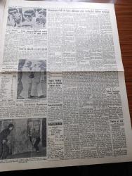 Havadis Gazetesi - 8 Ocak 1961 - Anayasa İhlal İlgisi Olmayan Eski Mebuslar Tahliye Edilecek - Topkapı Olayları Davasına Devam Edildi İki Sanık Tahliye Edildi - Sabık Savunma Bakanı Ethem Menderes Fotoğraf - 147 lerin Durumu Kurucu Meclise Götürülecek - Sümerbank Mamullerinde Geniş Çapta İndirim Yapıldı - 2. Demir Çelik Sanayii Anlaşması Yarın Yapılıyor - Kennedy'nin Sözleri Yazan Orhan Seyfi Orhon Köşe Yazısı - Temel Reis Çizen Ralph Stein - Bu Ceset Kimin Yazan W.J. Yazı Dizisi - Sahte Jilet İmal Edenler Tutuldu - Elizabeth Taylor Bir Mecmuanın Aleyhine 250.000 Dolarlık Tazminat Davası Açtı -  Kübalı'lar Anavatanlarını Terkediyor- Kocasından Boşanan Tina Onassis Şen Dul Hayatı Yaşıyor - İstanbul Ankara Radyosu Programı - Ordu Milli Takımımız Bugün Irak'la Oynuyor - Lider Galatasaray Dün Tatrana 2 1 Mağlup Oldu - İzmir'de Beşiktaş Altay'ı Yendi 2 1- Fenerbahçe Bugün Levski İle Oynuyor