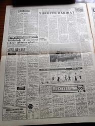 Havadis Gazetesi - 9 Ocak 1961 - Bakanlar Kurulunun Toplantısı - New York Times Türkiye'yi Övüyor- Kurucu Mecliste Bugün Başkanlık Seçimi Var - Cezayir İçin Referandum Başladı - Et Fiyatları İşkembecileri Sıkıntıya Soktu -  Beyaz Bir Fil Bulundu - Yaşar Doğu Vefat Etti - Esnaf Kredi Bankasının Tasfiyesi Lüzumlu Görüldü - Açış Nutku Yazan Orhan Seyfi Orhon Köşe Yazısı - Bu Ceset Kimin Yazan W. J. Yazı Dizisi - Gazetelerden Başlıklar -  Buğday Un Ekmek Yazan Ruhi Yıldırım - Kübada Durum - Üniversite Köşesi - 60 Lık Gary Cooper Cazibe Kralı Seçildi - Affetmeyen Kadın Yazan Jean P. Moerau Yazı Dizisi - Belçika Kraliçesi İle Kralının Gizli Dertleri - Ordu Milli Takımımız Irak Takımını Yendi 4 1 -  İzmir'de Beşiktaş Rapid'i Mağlup Etti - Balkan İkincileri Turnuvasında Fenerbahçe Levski Yenişemedi