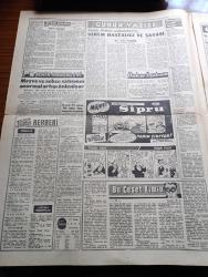 Havadis Gazetesi - 11 Ocak 1961 - Fikir İşçileri Ve Gazete Patronları Köşe Yazısı - 9 Gazete Sahibini Fikir İşçileri Protesto Etti - Gazete Sahipleri Basın Hürriyeti Mefhumunu İstismara Kalkmıştır - Örtülü Ödenek Davasında Sanıklar Müdafaa Yaptılar - Gençlik Fikir İşçilerini Davalarında Destekliyor - Milli Birlik Komitesi İrtibat Bürosunun 24 No.lu Tebliği - Temel Reis Çizen Ralph Stein - Fikir İşçiliği Yazan Orhan Seyfi Orhon Köşe - Verem Hastalığı ve Savaşı Yazan Doktor Aziz Yergök Köşe Yazısı - Bu Ceset Kimin Yazan W. J. Yazı Dizisi - Gazetelerden Başlıklar - Üniversite Köşesi - Ava Gardner İsmini Ve Dinini Değiştiriyor - İstanbul Tiyatrosunda Sakallı Gelin Oyunu Fotoğraf - Affetmeyen Kadın Yazan Jean P. Moerau Yazı Dizisi - İstanbul Ankara Radyosu Programı - Yaşar Doğunun Arkasından Yazan Ruhi Yıldırım Köşe Yazısı - Fenerbahçe İzmir Takımları İçin Dün Antrenman Yaptı - Yaşar Doğu'yu Toprağa Verdik - Bir Milyonerin Kurduğu Takım Boca Juniors 2.800.000 Lira Kar Temin Etti