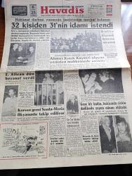Havadis Gazetesi - 27 Ocak 1961 - Hükümet Darbesi Yapmaya Teşebbüsten Mevkuf Bulunan 32 Kişiden 31'nin İdamı İstendi - Kraliçe Elizabeth Ankara'ya Uğrayacak - Kasım Gülek Amerika'da Konuştu - Kayınpederinin Tavsiyesini Tutan Kayseri Valisi Ahmet Kınık Kayseri Olayını Yeniden Mahkemede Anlattı - Ekrem Alican Dün Beyanat Verdi - Mendil Kampanyası - Şişe Cam Fabrikası Hususi Teşebbüsü Baltalamamaktadır - Korsan Gemi Santa Maria Okyanusta Takip Ediliyor - Bu Ceset Kimin Yazan W. J. Yazı Dizisi - Temel Reis Çizen Ralph Stein - Sovyet Rusya İki Amerikan Pilotunu Bıraktı - Dünyanın En Güzel Kadını Elizabeth Taylor Mesut Kadın Olmak İstiyor - İstanbul Ankara Radyosu Programı - Hayır Hayır Yazan Pierre Lewis Yazı Dizisi - Galatasaray Beşiktaş Maçı Başka Bir Tarihe Bırakıldı - Mahalli Ligde İddialı Bir Kaç Yeşildirek Eyüp - İngiltere Futbol Federasyonu Kupa Maçları Başlıyor - Vefa Avrupa Genç Takımlar Turnuvası İçin Hazırlanıyor - Sahada Kucaklaşmak Yasak - Hapoel 64 Fenerbahçe 52 -  Can Bartu