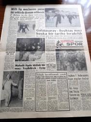 Havadis Gazetesi - 27 Ocak 1961 - Hükümet Darbesi Yapmaya Teşebbüsten Mevkuf Bulunan 32 Kişiden 31'nin İdamı İstendi - Kraliçe Elizabeth Ankara'ya Uğrayacak - Kasım Gülek Amerika'da Konuştu - Kayınpederinin Tavsiyesini Tutan Kayseri Valisi Ahmet Kınık Kayseri Olayını Yeniden Mahkemede Anlattı - Ekrem Alican Dün Beyanat Verdi - Mendil Kampanyası - Şişe Cam Fabrikası Hususi Teşebbüsü Baltalamamaktadır - Korsan Gemi Santa Maria Okyanusta Takip Ediliyor - Bu Ceset Kimin Yazan W. J. Yazı Dizisi - Temel Reis Çizen Ralph Stein - Sovyet Rusya İki Amerikan Pilotunu Bıraktı - Dünyanın En Güzel Kadını Elizabeth Taylor Mesut Kadın Olmak İstiyor - İstanbul Ankara Radyosu Programı - Hayır Hayır Yazan Pierre Lewis Yazı Dizisi - Galatasaray Beşiktaş Maçı Başka Bir Tarihe Bırakıldı - Mahalli Ligde İddialı Bir Kaç Yeşildirek Eyüp - İngiltere Futbol Federasyonu Kupa Maçları Başlıyor - Vefa Avrupa Genç Takımlar Turnuvası İçin Hazırlanıyor - Sahada Kucaklaşmak Yasak - Hapoel 64 Fenerbahçe 52 -  Can Bartu