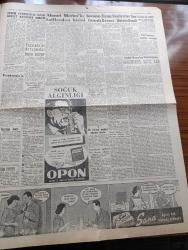 Havadis Gazetesi - 9 Şubat 1961 - İstanbul'da Ve Ankara'da Siyasi Faaliyet Son Derece Hararetlendi - Yassıada'da Duruşmalar Bugün Başlıyor - Ethem Yetkiner'le İlgili Rüşvet Davasına Bakıldı - Turhan Feyzioğlu İstifa Sebebini Açıkladı - Sputnik'ten Gelen Bazı Cümleler Zaptedildi - Kennedy Eşi Ve Kızı İle Fotoğraf - Frankenstein'in Evinde Üç İnsan İskeleti Bulundu - Kıbrıs Meclisinde Türk Mebusları Rumları Destekledi - Bu Ceset Kimin Yazan W. J. Yazı Dizisi - Bahtiyar Şair Yazan Orhan Seyfi Orhon Köşe Yazısı - Temel Reis Çizen Ralph Stein - Birleşik Arap Cumhuriyetinin Yeni Anayasası - Aya Gidecek Gemi İki Kişi Taşıyacak - İstanbul Ankara Radyosu Programı - Futbol Federasyonu Harita Üzerinde Ecnebi Antrenör Arıyor - Fenerbahçe Bugün Çalışacak İstanbulspor Yarın Akşam Ankara'ya Gidecek - Galatasaray Hapoel İçin Antreman Yapıyor - Adana'da 11 12 Şubatta Yaşar Doğu İçin Güreş Müsabakaları Yapılacak