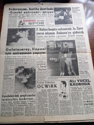 Havadis Gazetesi - 9 Şubat 1961 - İstanbul'da Ve Ankara'da Siyasi Faaliyet Son Derece Hararetlendi - Yassıada'da Duruşmalar Bugün Başlıyor - Ethem Yetkiner'le İlgili Rüşvet Davasına Bakıldı - Turhan Feyzioğlu İstifa Sebebini Açıkladı - Sputnik'ten Gelen Bazı Cümleler Zaptedildi - Kennedy Eşi Ve Kızı İle Fotoğraf - Frankenstein'in Evinde Üç İnsan İskeleti Bulundu - Kıbrıs Meclisinde Türk Mebusları Rumları Destekledi - Bu Ceset Kimin Yazan W. J. Yazı Dizisi - Bahtiyar Şair Yazan Orhan Seyfi Orhon Köşe Yazısı - Temel Reis Çizen Ralph Stein - Birleşik Arap Cumhuriyetinin Yeni Anayasası - Aya Gidecek Gemi İki Kişi Taşıyacak - İstanbul Ankara Radyosu Programı - Futbol Federasyonu Harita Üzerinde Ecnebi Antrenör Arıyor - Fenerbahçe Bugün Çalışacak İstanbulspor Yarın Akşam Ankara'ya Gidecek - Galatasaray Hapoel İçin Antreman Yapıyor - Adana'da 11 12 Şubatta Yaşar Doğu İçin Güreş Müsabakaları Yapılacak