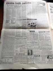 Ulus Gazetesi - 15 Temmuz 1961 - Yeni Türkiye Partisi Mi Yeni Demokrat Parti Mi Yazan Yakup Kadri Karaosmanoğlu Köşe Yazısı - CHP'nin Geçirdiği Sınav Yazan Bülent Ecevit Köşe Yazısı - Anayasayı İhlal Edenlerin Cezalandırılması İstendi - Alman Kredisini Meclis Dün Kabul Etti - Sarışın Bomba Marilyn Monroe Tekerlekli Sandalye İle Hastahaneden Çıktı Fotoğraf - Maliye Bakanı Kemal Kurdaş Müşterek Pazara Gireceğiz Dedi - Dün Halkoyunun Sonucu Alındı - Yedeksubaylar Diploma Aldı - Grev Toplumsal Sözleşme Tasarısı Hazırlandı - Silahlı Yarışı Hızlanıyor Yazan Ahmet Şükrü Esmer Köşe Yazısı - Ahlaka Bağlı Politika Yazan Selahattin Hakkı Esatoğlu - Fıstık Çıkarma Makinesi - Tim Morton Ölüm Nöbeti Çizgi Roman - Yalnızlar Yazan Erhan Bener - Esrarengiz Dünyalar Yazan Ray Bradbury - Suat Mamat Galatasaray İle Anlaşıp Yeni Mukavele İmzaladı - Lazio'nun Takip Olduğu İkinci Türk Can Bartu Bu Ay Sonunda Gidiyor - Metin Oktay Dün Galatasaray Adasındaydı - Mustafa Ertan PTT'ye Antrenör Futbolcu Olacak