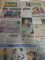 MELODİ KALİTELİ KADIN GAZETESİ  - 5 Aralık 1991 -boğaza Demir atanlar-cengiz kurtoğlu-tarabya'nın mıknatısı-arif susam-fedon-kadınlar daha uzun yaşıyor-tıp bülteni-emirgan köşem-mehmet olcayto-atilla yelken-kuruçeşme-havayı temizleyen bitkiler- evlilik dediğin-Fransız manikürü-boşanan kadını çıldırtan sorunlar-erotik düşler-kırık kalpler-alo darbukatör bayram-ilk aşkım dönüşü-yarın yarın-bir aşk hikayesi-hülya avşar-selçuk özer-kerem yılmazer-kadir akgül-sami güçlü-cinsel sorunlarınız-melodi mutfağı-beyaz soslu karnabahar-dert ortağınız-gönül abla-devlerin filmi-bir masal gibi-deniz gurbetçileri-olacak o kadar televizyonu-alev gibi kız-seren serengil-uzaktaki sevgili-süleyman Turan