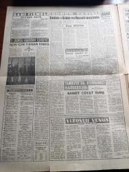 Son Havadis Gazetesi - 14 Haziran 1961 - Hürriyetin Getirdiği Ve Götürdüğü Yazan Gökhan Evliyaoğlu Köşe Yazısı - İsmet İnönü Cemal Gürsel'i Dün Ziyaret Etti - Samet Ağaoğlu Demokrat Parti'nin Bünyesi Diktaya Müsait Değildir Dedi - Ragıp Gümüşpala Kayseri'de - CHP Şimdi De Hayır Cemiyetlerine El Attı - Sarı Çizmeli Yazan Adviye Fenik - İmamı Azam Ve Hanefi Mezhebi Yazan Ragıp Akyavaş - Türkiye'de Komünist Hareketleri Hazırlayan İlhan Darendelioğlu - Fidel Castro Ve Esirleri - Kızıl Diktatör Fidel Castro Esirleri 500 Traktöre Mukabil Serbest Bırakacak - Bozkurtların Ölümü Yazan Nihal Atsız - 500 Müslüman Lider Haklarını İstiyor - Basından Özetler - Papa Belçika Kraliçesi Fabiola'nın Hamile Olduğunu Açıkladı - Yassıada'da Pazartesi Günü Yapılan Duruşma - Galatasaray'da Borç 584 Bin Lira - Arı Hafiye Çizen Harry Smith - Tahta Bacak Çizgi Roman - Dümenço Çizgi Roman Çizen Yurdagün - İzmirspor'un Kurt İdarecisi Sami Özok Bizden Futbolcu Alan Zararlı Çıkar Dedi - Beşiktaş Everton Maçı Bugün