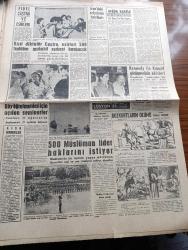 Son Havadis Gazetesi - 14 Haziran 1961 - Hürriyetin Getirdiği Ve Götürdüğü Yazan Gökhan Evliyaoğlu Köşe Yazısı - İsmet İnönü Cemal Gürsel'i Dün Ziyaret Etti - Samet Ağaoğlu Demokrat Parti'nin Bünyesi Diktaya Müsait Değildir Dedi - Ragıp Gümüşpala Kayseri'de - CHP Şimdi De Hayır Cemiyetlerine El Attı - Sarı Çizmeli Yazan Adviye Fenik - İmamı Azam Ve Hanefi Mezhebi Yazan Ragıp Akyavaş - Türkiye'de Komünist Hareketleri Hazırlayan İlhan Darendelioğlu - Fidel Castro Ve Esirleri - Kızıl Diktatör Fidel Castro Esirleri 500 Traktöre Mukabil Serbest Bırakacak - Bozkurtların Ölümü Yazan Nihal Atsız - 500 Müslüman Lider Haklarını İstiyor - Basından Özetler - Papa Belçika Kraliçesi Fabiola'nın Hamile Olduğunu Açıkladı - Yassıada'da Pazartesi Günü Yapılan Duruşma - Galatasaray'da Borç 584 Bin Lira - Arı Hafiye Çizen Harry Smith - Tahta Bacak Çizgi Roman - Dümenço Çizgi Roman Çizen Yurdagün - İzmirspor'un Kurt İdarecisi Sami Özok Bizden Futbolcu Alan Zararlı Çıkar Dedi - Beşiktaş Everton Maçı Bugün