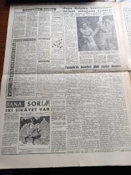 Son Havadis Gazetesi - 14 Haziran 1961 - Hürriyetin Getirdiği Ve Götürdüğü Yazan Gökhan Evliyaoğlu Köşe Yazısı - İsmet İnönü Cemal Gürsel'i Dün Ziyaret Etti - Samet Ağaoğlu Demokrat Parti'nin Bünyesi Diktaya Müsait Değildir Dedi - Ragıp Gümüşpala Kayseri'de - CHP Şimdi De Hayır Cemiyetlerine El Attı - Sarı Çizmeli Yazan Adviye Fenik - İmamı Azam Ve Hanefi Mezhebi Yazan Ragıp Akyavaş - Türkiye'de Komünist Hareketleri Hazırlayan İlhan Darendelioğlu - Fidel Castro Ve Esirleri - Kızıl Diktatör Fidel Castro Esirleri 500 Traktöre Mukabil Serbest Bırakacak - Bozkurtların Ölümü Yazan Nihal Atsız - 500 Müslüman Lider Haklarını İstiyor - Basından Özetler - Papa Belçika Kraliçesi Fabiola'nın Hamile Olduğunu Açıkladı - Yassıada'da Pazartesi Günü Yapılan Duruşma - Galatasaray'da Borç 584 Bin Lira - Arı Hafiye Çizen Harry Smith - Tahta Bacak Çizgi Roman - Dümenço Çizgi Roman Çizen Yurdagün - İzmirspor'un Kurt İdarecisi Sami Özok Bizden Futbolcu Alan Zararlı Çıkar Dedi - Beşiktaş Everton Maçı Bugün