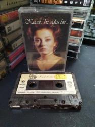 ZUHAL OLCAY - KÜÇÜK BİR ÖYKÜ BU - KASET [1989 Göksoy Plak - kağıt baskı - sarı bandrol]
