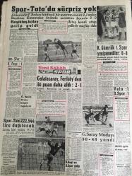YENİ SABAH GAZETESİ 27 MART 1960 YIL :22 SAYI :7569--F.Köprülü nün D.P ye girmesi muhtemel--IUTB Kongresine Polis Mani Oldu --H.Tez ,CHP İstanbul da seçimi kazanacak dedi ---TH Yolları 1 yılda 340 bin yolcu taşıdı --Kruşçef Fransa yı dolaşıyor --İçinde V.C Ocağı açılan şilepten kaçak eşya çıktı ---133 bin müraacatçıya telefon verilebilecek ---Başvekilin polisi ,bir şoförü soymak istedi --Öncü 5 ,fezada 3 milyon km yol katetti --Güney Afrika Hükümeti Amerika yı protesto etti ---Başvekil rafinerinin temel atma töreninde  bulunacak ---Bayram hazırlığı :Siyavuşgil ---Amerikan ekonomisinin bir israf ekonomisi olarak kabulü mümkün ---Spor -Toto da sürpriz yok ---Galatasaray ,Feriköy den iki puan daha aldı :2-1--Spor-Toto 222.544 lira dağıtacak ---Vefa :1 D.Spor :1--Galatasaray Modayı 50-48 yendi --Geyikli de ki hadiselerin duruşması --Otomobil çalan üç liseli bir köpek yakalattı --