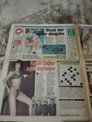 MELODİ GÜNLÜK HAYATIN SESİ Gazetesi-16 Nisan 1992- Yaşanmış aşk hikayeleri -Pembe rüyalar -Süleyman Turan-cici kız-astro-melodi-Bülent Kısa-Gönül abla-unutulmayan aşklar-cinsel bilgiler-George and Lynne-Fred-Perde arkası-Aykut İşıklar- Uzay Savaşçıları -Özel Haber- kim basinger-erkeklere sokağa çıkma yasağı-alman sosyal demokrat-çizgi film-19 bin kadına yakın takip-emniyet genel müdürlüğü-türkiye çapında-ingiliz mankenler-maide erçelebi-yasemin baradan-eylem Çeliker-Kenan erçetingöz-yeni bir spor doğdu-metin coşkun-küçük çağlar-gani pehlivan-zayıflamada mumya tekniği-bakırköy-bayan muhtarlar-şenel subaşı-emel çelik-gönül çavuşoğlu-zeytinlik mahallesi-cevizlik mahallesi-çocuk dövene 25 sene hapis-satılık cesetli ev-serpil çakmaklı-selahattin süer-salih güney-murat Soydan