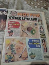 MELODİ GÜNLÜK HAYATIN SESİ Gazetesi-20 Şubat 1992- Yaşanmış aşk hikayeleri -Pembe rüyalar -Süleyman Turan-cici kız-astro-melodi-Bülent Kısa-Gönül abla-unutulmayan aşklar-cinsel bilgiler-George and Lynne-Fred-Perde arkası-Aykut İşıklar- Uzay Savaşçıları -Özel Haber- İstanbul uyuşturucu çemberinde-hülya avşar-magazin dünyası-tayfun hopalı-dünyanın en yaşlı kadını-türk hafif müziği-nükhet duru-tanju okan-perran kutman-oyna kazan-avni musulluoğlu-avrupa'da uyuşturucu-narkotik şube-paris ormanı-beyaz ölüm-mutfak-yiyerek zayıflayın-ergün hiç yılmaz-sultan sofrası-müjde ar-şeniz lakay-ıspanaklı piliç-yer sofraları-ruh sağlığı-hileli ve bozuk gıda-aklınızda olsun-aleminüt yemekler-vitamin deposu-enginarlı yağsız ton balığı-rezalet-tarot-piyale-harika avcı-ümit efekan-selahattin sürer-ekrem bora-neşe aksoy-hakan Balamir-ihtiyar kurt