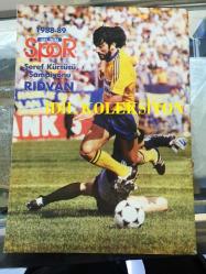 GELİŞİM SPOR DERGİSİ - 5 TEMMUZ 1989 - SAYI: 48 - GALATASARAY, FENERBAHÇE, BEŞİKTAŞ - YILIN MODASI, FENERBAHÇE BEŞİKTAŞ - OĞUZ ÇETİN - METİN TEKİN - RIZA ÇALIMBAY - ATTİLA GÖKÇE - ERGUN HİÇYILMAZ - SÜLEYMAN SEBA - KERİM ABDUL CABBAR, NBA - UĞUR TÜTÜNEKER - MUSTAFA DENİZLİ - İSMAİL KARTAL - ÖZCAN OAL - ORHAN AYHAN - YİĞİT ULUĞ - RIDVAN DİLMEN EV OLAYI ''ŞEYTAN'I DA ÇARPARLAR'' - LARSEN -ALİ SAMİ YEN - MUSTAFA DENİZLİ - YÜKSEL KEPOĞLU - KARL HEINZ RIEDLE - ZAFER TÜZÜN - ARKA KAPAK; ŞEREF KÜRSÜSÜ ŞAMPİYONU RIDVAN DİLMEN POSTERİ - 24 SAYFA TAM TAKIM SPOR DERGİSİ