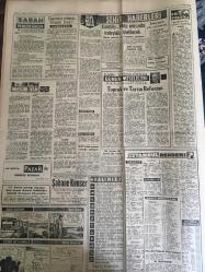 YENİ SABAH GAZETESİ 25 ŞUBAT 1962 YIL :24 SAYI :8247--21 Subay emekliye sev edildi ---Gürsel dün İnönü ve C.Sunay ile görüştü --Tulga :Emir gelir gelmez gideceğim ---Orduya siyasete çeken sebepler izale edilmeli ---Avrupa Para Fonu 45 milyon dolar kredi verdi ---Geçmiş olsun Hasbi Bey :Siyavuşgil --Radyo Programları ---Fidel Castro nerede ?--Rusya Yahudilere cephe aldı --AP ,Bünyesinde kötüleri yaşatmayacak ---Galatasaray D.Spor a puan vermedi :2-1--Fenerbahçe 2. devreye  İst.Spor galibiyetiyle  girdi :2-0---Tek gol ve iki puan :Feriköy 1-Y.Direk ---Basketbol da K.Köy ve D.Şafaka galip ---G.Birliği :2 K.Gümrük :0--Kayseri de on sabık ifade verdi .Adalet Divanında yargılama yarın başlıyor --Dış basına göre son hareketin sebebi içtimai reformda gecikme ---Kanun ve Anayasanın Hakimiyeti Sağlandı ---