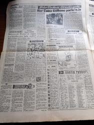 Hür Vatan Gazetesi - 17 Eylül 1961 - Son Perde Kapanırken Yazan Ahmet Emin Yalman Köşe Yazısı - Fatin Rüştü Zorlu Ve Hasan Polatkan İdam Edildi - Fatin Rüştü Zorlu İdam Hükmü İnfaz Edilmeden Önce Fotoğraf - Partiler Ortak Bir Bildiri İle Adnan Menderes Devrini Suçladı - İki İnfaz Dün Sabah Yapıldı - Tahliye Edilen Milletvekilleri Artık Politikaya Atılmayacak - Düşük Başvekil Adnan Menderes Öğleden Sonra Sigara İçti Ve Gazete İstedi - Milli Türk Talebe Birliği 27 Mayıs Hareketi En Medeni Ruhla Kararı Verdi - Medeniyet Gazetesi 7 Gün Kapandı - Cemal Gürsel Dört Parti Lideri İle Bir Toplantı Daha Yaptı - Yüksek Adalet Divanı Kararlarının Metni - 8'e Çeyrek Kala Yazan Ümit Deniz Yazı Dizisi - Her Cuma Gülhane Parkında - Kuzey Irak'ta Kürt İsyanı - Barzani İsyanı - Yassıada'da Son Oturum Yaşam Mehmet Ali Sebük - Yıldız Falı Merakı Yine Moda Oluyor - Lindi Çizen William Ratcliff - Vak Vak Walt Disney - Nefis Bir Portatif Radyo - Beşiktaş İstanbulspor Karşısında Bir Puana Çaresiz Razı Oldu -