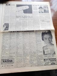 Hürriyet Gazetesi - 9 Mart 1961 - Konya'nın Kapalıçarşısı Yandı - Yanan Yerler Arasında 59 Dükkan Bir Banka Ve Elektrik Su Otobüs İşletmesine Ait Tesisler Var - 32 Bin Abonesi Olan İşletmenin Evrakı Kül Oldu Zarar 7 Milyon - Hazine Merkez Bankasına 2,5 Milyar Borçlu - İçişleri Bakanı Nasır Zeytinoğlu İzmir'de - Temsilciler Meclisinde Geçici Sistem Seçmen Kütükleri Tartışmaya Yol Açtı - Ferit Sözen'in Rüşvet Rezaleti - Profesör Fahrettin Kerim Gökay Yeni Türkiye Partisi İl Başkanı Oluyor - Elizabeth Taylor İyileşiyor - Gün Battıktan Sonra Aşk Romanı Yazan Elizabeth Seiffert Yazı Dizisi - Dedektif Nik'in Maceraları Çizgi Roman - İstanbullular Kullandıkları Suya İki Defa Para Ödeyecek - Kainatın 55 Noktasından Bir Takım Ses Dalgaları Geliyor -  Sana Döneceğim Aşk Romanı Yazan Mükerrem Engin Yazı Dizisi - Genç Deniz Alimi Piccard - Sevmek Saadettir Aşk Ve Macera Romanı Çizen Faruk Geç - Gerekli Tedbir Alınmazsa Örfi İdarece Maçlar Menedilecek - Fatoş Çizgi Roman - Güngörmüşler Çizgi Roman