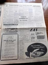 Hürriyet Gazetesi - 9 Mart 1961 - Konya'nın Kapalıçarşısı Yandı - Yanan Yerler Arasında 59 Dükkan Bir Banka Ve Elektrik Su Otobüs İşletmesine Ait Tesisler Var - 32 Bin Abonesi Olan İşletmenin Evrakı Kül Oldu Zarar 7 Milyon - Hazine Merkez Bankasına 2,5 Milyar Borçlu - İçişleri Bakanı Nasır Zeytinoğlu İzmir'de - Temsilciler Meclisinde Geçici Sistem Seçmen Kütükleri Tartışmaya Yol Açtı - Ferit Sözen'in Rüşvet Rezaleti - Profesör Fahrettin Kerim Gökay Yeni Türkiye Partisi İl Başkanı Oluyor - Elizabeth Taylor İyileşiyor - Gün Battıktan Sonra Aşk Romanı Yazan Elizabeth Seiffert Yazı Dizisi - Dedektif Nik'in Maceraları Çizgi Roman - İstanbullular Kullandıkları Suya İki Defa Para Ödeyecek - Kainatın 55 Noktasından Bir Takım Ses Dalgaları Geliyor -  Sana Döneceğim Aşk Romanı Yazan Mükerrem Engin Yazı Dizisi - Genç Deniz Alimi Piccard - Sevmek Saadettir Aşk Ve Macera Romanı Çizen Faruk Geç - Gerekli Tedbir Alınmazsa Örfi İdarece Maçlar Menedilecek - Fatoş Çizgi Roman - Güngörmüşler Çizgi Roman