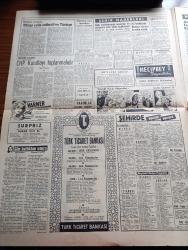 Hürriyet Gazetesi - 10 Mart 1961 - Anayasa Temsilciler Meclisine Tevdi Edildi - Adalet Partisi İdare Kurulu Toplantıya Çağrılacak - Orgeneral Cemal Gürsel'in Kabulleri - Seçim Tasarısının Tümü Kabul Edildi - Maliye Bakanı Kemal Kurdaş - Servet Beyanının Da Geçmişle Hiç Alakası Yok - Elizabeth Taylor İyileşiyor - Başkan Altay Ömer Egesel Bir Sanığı Salondan Çıkarttı - Ankara Üniversitesi Dil Tarih Coğrafya Fakültesinde Öğrenciler Dersleri Boykot Ettiler - Grip Vakaları Yüzünden Bütün Okullar Kapatıldı -  Ruslar Köpekli Bir Feza Gemisi Daha Attılar - Gün Battıktan Sonra Aşk Romanı Yazan Elizabeth Seiffert Yazı Dizisi - Dedektif Nik'in Maceraları Çizgi Roman - Doktorunuz Diyor Ki Hazırlayan Profesör Doktor Nuri Ergene - Sevmek Saadettir Aşk Ve Macera Romanı Çizen Faruk Geç - Paris'in Yeni Gözdesi Sophie Real - Stadlarda Taşkınlık Yapan Seyirciler Cezalandırılacak - Naci Erdem - Hilmi Kiremitçi - Fatoş Çizgi Roman - Güngörmüşler Çizgi Roman - Gökler Hakimi Gordon Çizgi Roman - Nilüfer