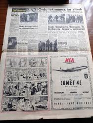 Hürriyet Gazetesi - 11 Mart 1961 - Seçmen Yaşı Belli Oldu 18 - Cemal Gürsel Mecliste İlk Defa Konuştu - Ragıp Gümüşpala'nın İthamlarına Devam Ediyor - Adnan Menderes Bir Defa Daha Mahkum Oldu - Dünyanın En Eski Yanardağı Kula'da - İçişleri Bakanı Nasır Zeytinoğlu Korunmak İstemiyor - 147'lerin İkinci Beyannamesi - Grip Tatili Sinemaların İşine Yaramış - Amerika Türkiye'ye Uranyum Gönderiyor - Gün Battıktan Sonra Aşk Romanı Yazan Elizabeth Seiffert Yazı Dizisi - Dedektif Nik'in Maceraları Çizgi Roman - İstanbul'da Bugün Sinema Ve Tiyatro Programı - Ordu Takımımız Tur Atladı - Mahalli Ligin 2 Karşılaşması Bugün Yapılıyor - Fatoş Çizgi Roman - Güngörmüşler Çizgi Roman - Gökler Hakimi Gordon Çizgi Roman - Nilüfer Çizgi Roman