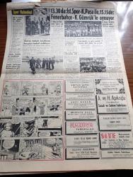 Hürriyet Gazetesi - 18 Mart 1961 - Milletin Bayramını Tebrik Eden Cemal Gürsel Birlik İstiyor -  Adalet Partisi Adına Şinasi Osma Kanun İçindeyiz Diyor - Kerkük Olayları Protesto Edildi - Pakistan Cumhurbaşkanı Eyüp Han Bugün Ankara'ya Geliyor - Adalet Divanı Duruşmaları 27 Mayıs'a Kadar Bitirmeye Çalışacak - Milliyetçi Cezayir Barışa Taraftar - Behiye Aksoy Her Akşam Maksim Salonlarında Fotoğraf - Gün Battıktan Sonra Aşk Romanı Yazan Elizabeth Seiffert Yazı Dizisi - Bayram Ve Kardeşlik Haftası Yazan Nihad Sami Banarlı - Dedektif Nik'in Maceraları Çizgi Roman - Wendton Alman İşitme Aletleri - Fenerbahçe Karagümrük Maçı - Can Bartu - Kadri Aytaç - Real Madrid Üç Ayda Oynadığı 12 Maçta Dört Milyon Lira Kazandı - Fatoş Çizgi Roman - Güngörmüşler Çizgi Roman - Gökler Hakimi Gordon Çizgi Roman - Galatasaray Beşiktaş Pazartesi Günü 13.30 da Oynuyor - Apikoğlu Sucuk Bayram Mesajı