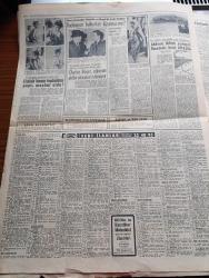 Hürriyet Gazetesi - 13 Mayıs 1961 - Cemal Gürsel'in Son İhtarı -  Başkan Cemal Gürsel Demokrat Parti'nin Kötü Artıklarını Baştacı Edenleri Hedef Tuttu - Anayasa Davasında Esat Budakoğlu Fotoğraf - Adnan Menderes İnkılâbı İnandığını Tekrarladı - Milli Eğitim Vekili Ahmet Tahtakılıç'a Göre Orta Öğretim Ücretli Olmalı - Mecliste Sabıkları Savunduğu İçin Cumhuriyetçi Köylü Millet Parti'li Seyfi Öztürk Protesto Edildi - Everest Fatihi Sir Edmund Hillary Felç Geçirdi - Milli Birlik Komitesi Anayasayı Tamamlıyor - Hitit Gemisini Soyanlar Yurda Sokulmayacak - Gün Battıktan Sonra Aşk Romanı Yazan Elizabeth Seiffert Yazı Dizisi - Dedektif Nik'in Maceraları Çizgi Roman - Mavi Ufuklar Aşk Ve Macera Romanı Çizen Faruk Geç - Girne'ye Araba Vapuru Seferi Yakında Başlıyor -  Feza Çalışmaları Amerika Ve Rusya'da Hızla İlerliyor - Claudine Hagen Çıplak Basın Toplantısı Yaptı Meşhur Oldu - 100 Metre Dünya Rekortmeni Armin Hary Atletizmi Terketti - A Milliler Ankara'da Antreman Yaptılar