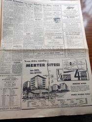 Hürriyet Gazetesi - 13 Mayıs 1961 - Cemal Gürsel'in Son İhtarı -  Başkan Cemal Gürsel Demokrat Parti'nin Kötü Artıklarını Baştacı Edenleri Hedef Tuttu - Anayasa Davasında Esat Budakoğlu Fotoğraf - Adnan Menderes İnkılâbı İnandığını Tekrarladı - Milli Eğitim Vekili Ahmet Tahtakılıç'a Göre Orta Öğretim Ücretli Olmalı - Mecliste Sabıkları Savunduğu İçin Cumhuriyetçi Köylü Millet Parti'li Seyfi Öztürk Protesto Edildi - Everest Fatihi Sir Edmund Hillary Felç Geçirdi - Milli Birlik Komitesi Anayasayı Tamamlıyor - Hitit Gemisini Soyanlar Yurda Sokulmayacak - Gün Battıktan Sonra Aşk Romanı Yazan Elizabeth Seiffert Yazı Dizisi - Dedektif Nik'in Maceraları Çizgi Roman - Mavi Ufuklar Aşk Ve Macera Romanı Çizen Faruk Geç - Girne'ye Araba Vapuru Seferi Yakında Başlıyor -  Feza Çalışmaları Amerika Ve Rusya'da Hızla İlerliyor - Claudine Hagen Çıplak Basın Toplantısı Yaptı Meşhur Oldu - 100 Metre Dünya Rekortmeni Armin Hary Atletizmi Terketti - A Milliler Ankara'da Antreman Yaptılar