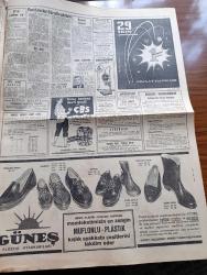Hürriyet Gazetesi - 17 Eylül 1961 - Fatin Rüştü Zorlu Ve Hasan Polatkan İdam Edildi - Adnan Menderes'in Hastalığı Geçmediği İçin Hakkındaki Ölüm Cezası Dün İnfaz Olunamadı - Yassıada Sanıkları Kayseri Cezaevinde Bekleniyor - Adana'da Yoklama Kemal Satır Kaybetti - Adnan Menderes'in Eşi Berrin Menderes Dün Sabah Parti Liderlerine Telefon Etti - Adalet Partisi Ege Teşkilatında Çözülmeler Var - Dört Parti'nin Genel Başkanı Cemal Gürsel İle Görüştüler - Yol Orada Aşk Romanı Yazan A.S. Turnboll - Dedektif Nik'in Maceraları Çizgi Roman - Bazı İlkokullar Bu Yıl Da Barakada Çalışıyor - ÇBS Boya - Alsancak Stadındaki Maçta Galatasaray 1 Göztepe 1 - Fenerbahçe Ankaragücü'nü Dünkü Maçta 2 1 Yendi - Metin Oktay'lı Palermo Bugün Catania İle Oynuyor - Lefter Küçükandonyadis - Fatoş Çizgi Roman - Güngörmüşler Çizgi Roman -  Toto Maçında Hacettepe Galip - Beşiktaş'ın Beraberlikle Golü Fotoğraf