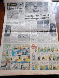 Hürriyet Gazetesi - 17 Eylül 1961 - Fatin Rüştü Zorlu Ve Hasan Polatkan İdam Edildi - Adnan Menderes'in Hastalığı Geçmediği İçin Hakkındaki Ölüm Cezası Dün İnfaz Olunamadı - Yassıada Sanıkları Kayseri Cezaevinde Bekleniyor - Adana'da Yoklama Kemal Satır Kaybetti - Adnan Menderes'in Eşi Berrin Menderes Dün Sabah Parti Liderlerine Telefon Etti - Adalet Partisi Ege Teşkilatında Çözülmeler Var - Dört Parti'nin Genel Başkanı Cemal Gürsel İle Görüştüler - Yol Orada Aşk Romanı Yazan A.S. Turnboll - Dedektif Nik'in Maceraları Çizgi Roman - Bazı İlkokullar Bu Yıl Da Barakada Çalışıyor - ÇBS Boya - Alsancak Stadındaki Maçta Galatasaray 1 Göztepe 1 - Fenerbahçe Ankaragücü'nü Dünkü Maçta 2 1 Yendi - Metin Oktay'lı Palermo Bugün Catania İle Oynuyor - Lefter Küçükandonyadis - Fatoş Çizgi Roman - Güngörmüşler Çizgi Roman -  Toto Maçında Hacettepe Galip - Beşiktaş'ın Beraberlikle Golü Fotoğraf