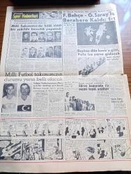 Hürriyet Gazetesi - 21 Eylül 1961 - Cemal Gürsel Tahriklere Kapılmayın Dedi- Baba Vasiyeti Yüksel Menderes Aday Olmuyor -  Adalet Partisi'ne Göre Yuvarlak Masa Zabıtlarını Açıklamak Şart- Mahkumların 113 ü Adana'ya Nakledildi - Adnan Menderes - Fatin Rüştü Zorlu'nun Hüküm Özeti - Salim Başol Ankara'ya Gitti - Selim Soley CHP'den Çıkarıldı - Savcı Gangster Necdet Elmas İçin 22,5 Yıl Hapis İstedi - Partiler Aday Listelerini Yüksek Seçim Kuruluna Dün Verdiler - Amerikan Filosu Geliyor - Bir Füze Taburumuz Amerika'ya Gidiyor - Yol Orada Bitmişti Aşk Romanı Yazan A.S. Turnboll Yazı Dizisi - Bir İngiliz Şirketi Turistik Türkiye İsimli Turizm Filmi Çekiyor - Dedektif Nik'in Maceraları Çizgi Roman - Opon Ağrı Kesici - Milli Futbol Takımımızın Durumu Yarın Belli Olacak - Metin Oktay - Suat Mamat - Fenerbahçe Galatasaray'la Berabere Kaldı - Fatoş Çizgi Roman - Gökler Hakimi Gordon Çizgi Roman - Güngörmüşler Çizgi Roman - Can Bartu'nun Lisansı Ankara'ya Gitti - 1962 Dünya Kupası Elemeleri Maçları