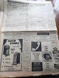 Cumhuriyet Gazetesi - 16 Eylül 1961 - Son Dakika Milli Birlik Komitesi İdamı Tasdik Etti - Yüksek Adalet Divanı Dün Kararını Verdi - 15 Sanık İdama 31'i Müebbet Hapse 408'i Çeşitli Hapis Cezalarına Mahkum Oldular -  5 Saat 20 Dakika Süren Dünkü Celsede 133 Sanık da Beraat Ettiler Hasta Olan Adnan Menderes Oturumda Hazır Bulunmadı - Adnan Menderes'in Örtülü Ödenek Davasından Dolayı Hazineye 4.877.778 Lira Ödemesi Kararlaştırıldı - Yassıada Duruşmasından Fotoğraf - Evvelki Gece Sabaha Karşı Uykuya Dalan Adnan Menderes Dün Uyanmadı Fotoğraf -  Son Celseye Ait İntibalar - Bir İğrenç Tecavüz Karşısında Yazan Reşat Ekrem Koçu - Haremde Bir Amerikalı Yazan Maurice Dekobra Yazı Dizisi - Bir Çeviri Üstüne Yazan Melih Cevdet Anday - Sovyetler Çok Katlı Bir Füze Denediler - Burhan Felek Köşe Yazısı - Dünya Döndükçe Yazan Hamdi Varoğlu - Resimli Roman Bankerin Milyonları Çizen Yves Sayol - Deniz Ağacı Edebi Roman Yazan Yaman Koray Yazı Dizisi - Patti Çizgi Roman - Bay Oscar Karikatür - Galatasaray